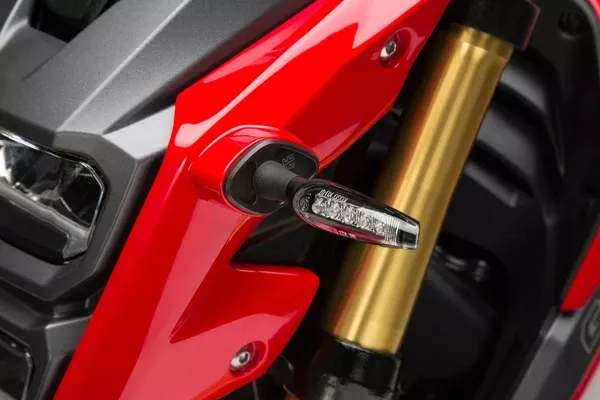 Yoshimura Front Turn Signal Mounting Plates For Select Honda Models